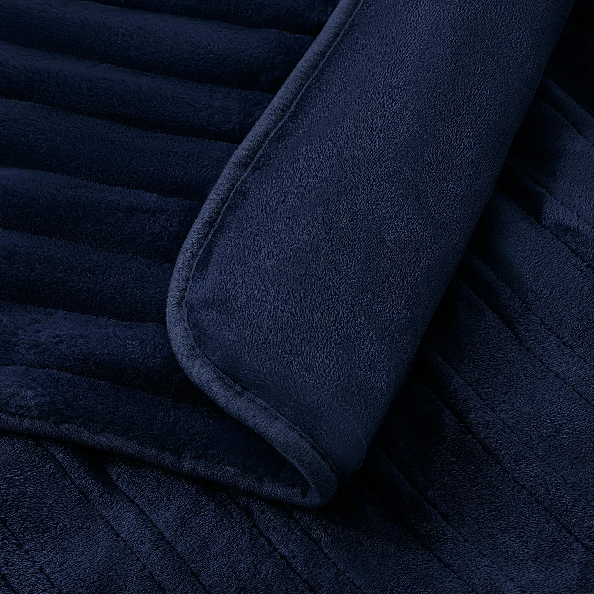 Chunky Embossed Fleece Heated Throw Midnight Blue