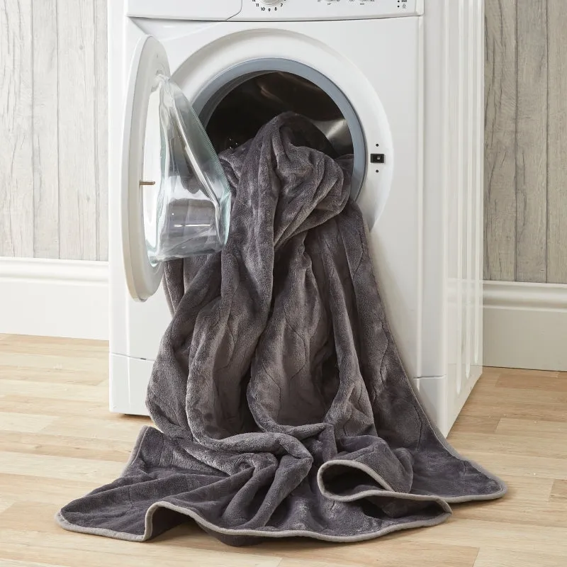 Huggleland Supersoft Electric Heated Fleece Throw - Dark Grey 152cm